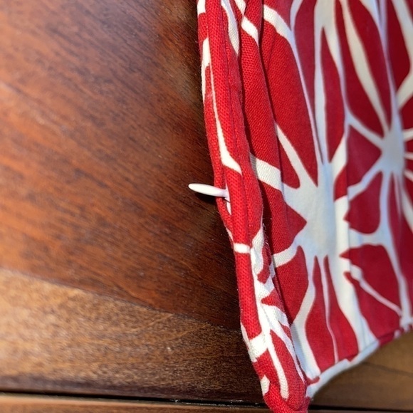 NWOT Pillow case cover Red & cream 17X 17 inches - Picture 2 of 5